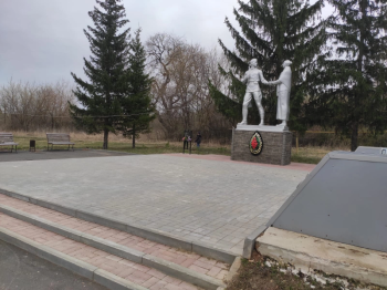 Акция «Обелиск» по уборке территории памятника