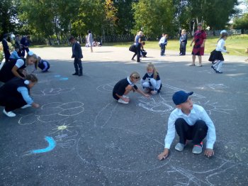 Конкурс рисунков "Мирное небо над головой"