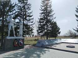 Акция «Обелиск» по уборке территории памятника